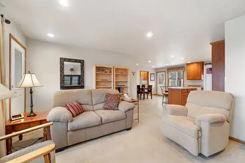 3029 E Broadway Dr, Appleton, WI 54913 photo 7