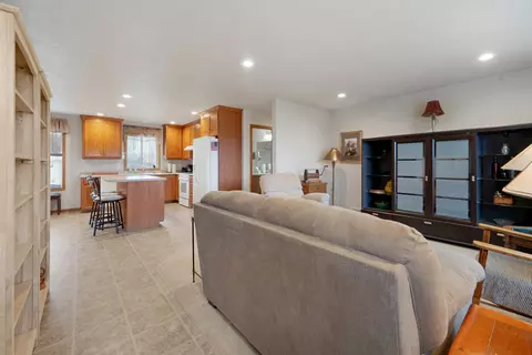 3029 E Broadway Dr, Appleton, WI 54913 photo 4