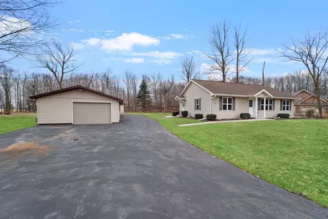 3029 E Broadway Dr, Appleton, WI 54913 photo 2