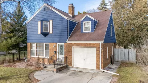 826 W 3rd St, Appleton, WI 54914