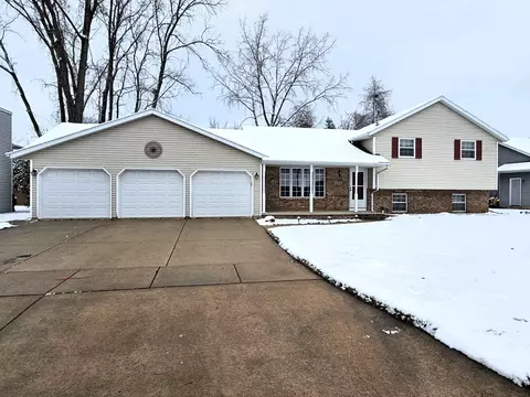 1422 Alcan Dr, Menasha, WI 54952
