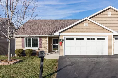 1979 Timberline Dr, Oshkosh, WI 54904