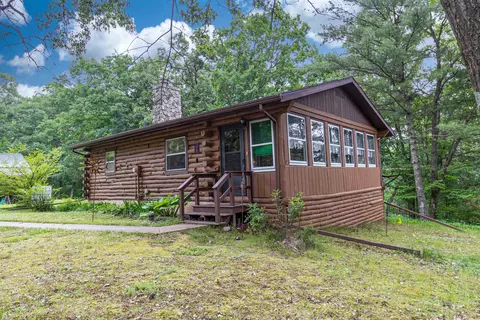 947 Debbie Ln, Redgranite, WI 54970