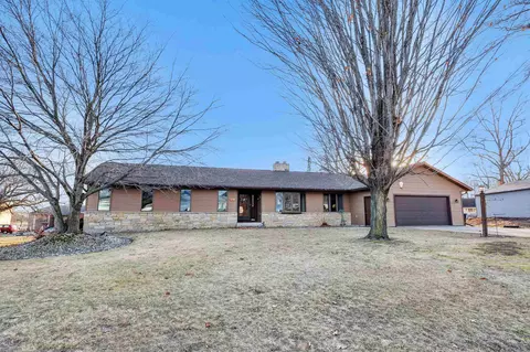 130 Sunrise Ct, Oconto Falls, WI 54154