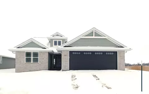 3262 Evening Star Dr, Green Bay, WI 54311
