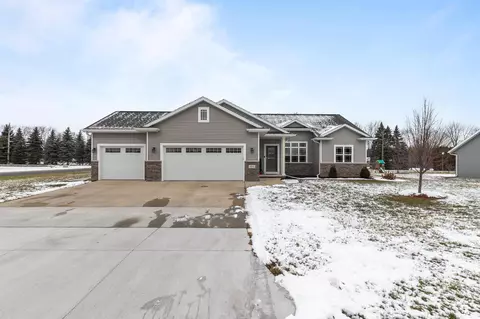 1473 Amendment Dr, Neenah, WI 54956