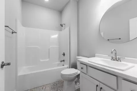 Bath - 4560 Begonia Dr, Appleton, WI 54913 photo 3 of 3