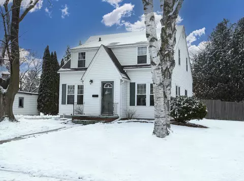 721 E Maple St, Appleton, WI 54915 photo 2