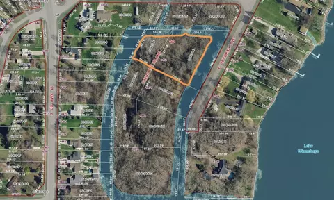 6462 Cherokee Island Rd #1, Oshkosh, WI 54902