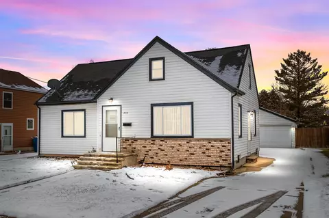 834 Racine St, Menasha, WI 54952