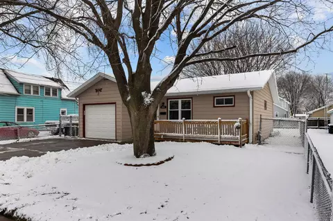 2016 Plymouth St, Oshkosh, WI 54901