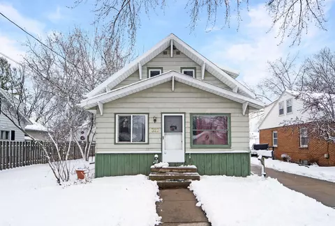 327 E Lincoln Ave, Little Chute, WI 54140