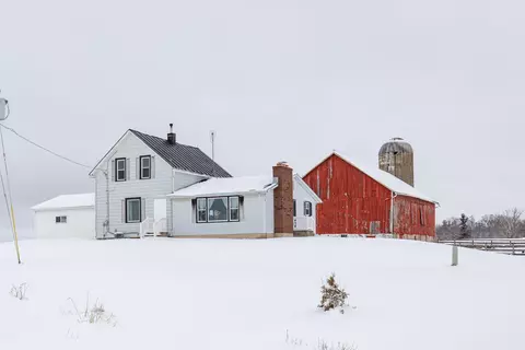 17802 W Hillcrest Rd, Reedsville, WI 54230