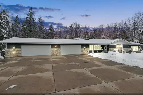 4450 W Parkway Blvd, Appleton, WI 54913