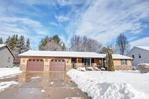 2766 Baylite Dr, Green Bay, WI 54313