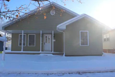 136 Rose Ave, Fond Du Lac, WI 54935