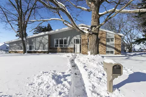 1056 Alpine Dr, Green Bay, WI 54311