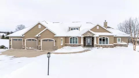 5928 Valentine Dr, Winneconne, WI 54986