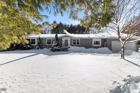 2739 White Pine Rd, Green Bay, WI 54313