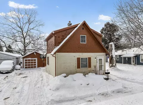 513 W 6th St, Kaukauna, WI 54130