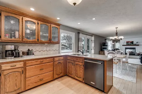 1208 Montclaire Ct, Appleton, WI 54915 photo 10