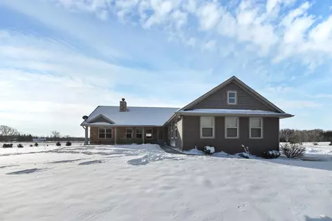 4945 Memorial Ln, Little Suamico, WI 54141