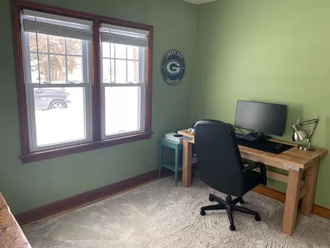 1353 W Lawrence St, Appleton, WI 54914 photo 9