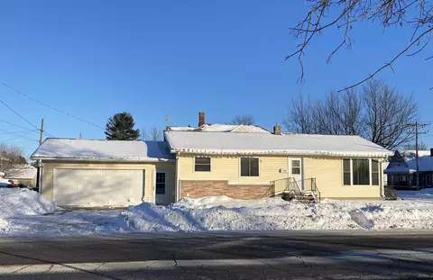 1560 Pierce Ave, Marinette, WI 54143