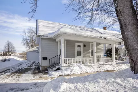 504 W Division St, Kaukauna, WI 54130