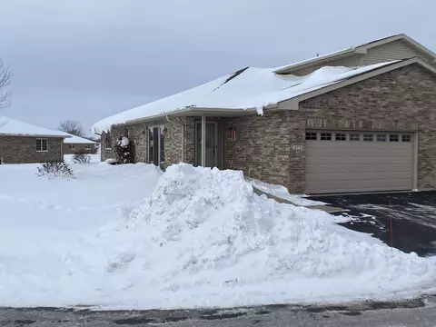 1267 Pond View Cir, De Pere, WI 54115