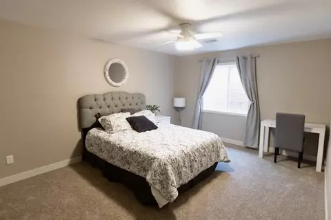 Bedroom - 3000 E Bluetopaz Dr, Appleton, WI 54913 photo 4 of 4