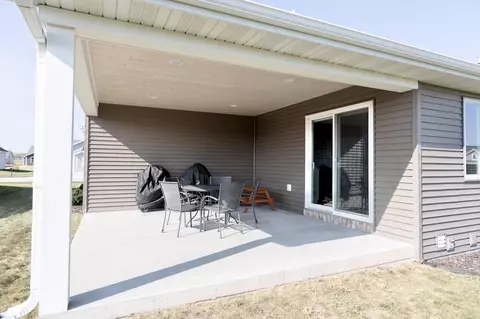 Exterior - 3000 E Bluetopaz Dr, Appleton, WI 54913 photo 5 of 6