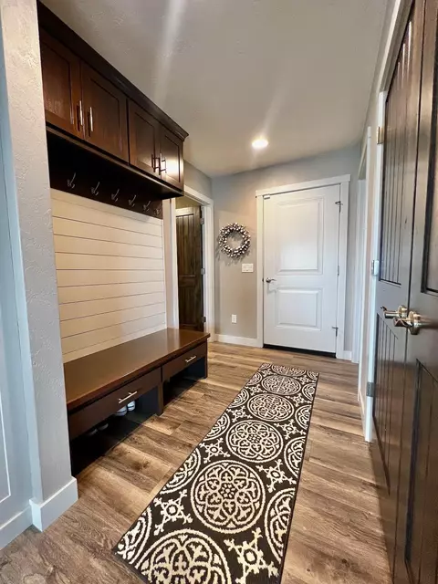 Entry Way - 3000 E Bluetopaz Dr, Appleton, WI 54913 photo 1 of 2