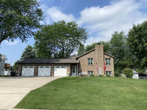 1976 London Rd, Green Bay, WI 54311