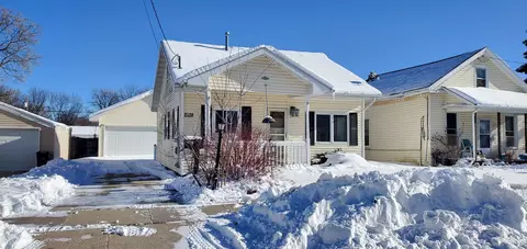 2128 Jefferson St, Oshkosh, WI 54901