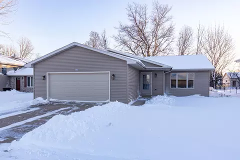 3105 Hayward Ave, Oshkosh, WI 54904