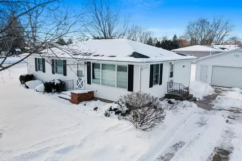 1005 Cardinal Ln, Green Bay, WI 54313