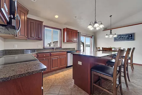 5519 N Amethyst Dr, Appleton, WI 54913 photo 8