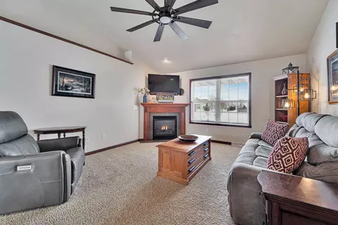 5519 N Amethyst Dr, Appleton, WI 54913 photo 2