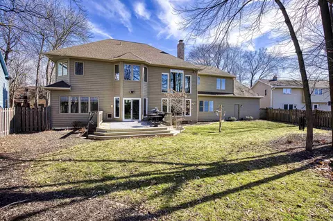 Exterior - 3535 S Bob O Link Ln, Appleton, WI 54915 photo 8 of 16