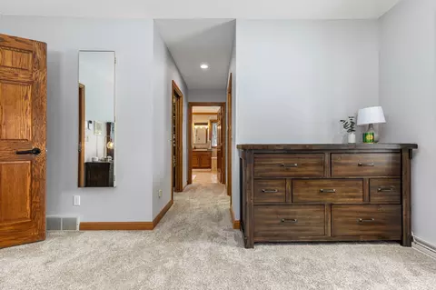 Entry Way - 3535 S Bob O Link Ln, Appleton, WI 54915 photo 4 of 6