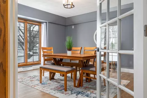 Dining - 3535 S Bob O Link Ln, Appleton, WI 54915 photo 3 of 4