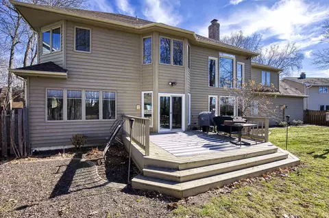 Exterior - 3535 S Bob O Link Ln, Appleton, WI 54915 photo 5 of 16