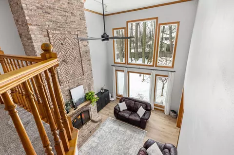 Living - 3535 S Bob O Link Ln, Appleton, WI 54915 photo 8 of 8