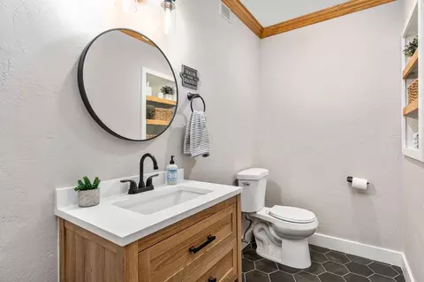 Bath - 3535 S Bob O Link Ln, Appleton, WI 54915 photo 1 of 5