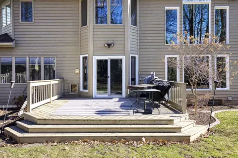 Exterior - 3535 S Bob O Link Ln, Appleton, WI 54915 photo 6 of 16