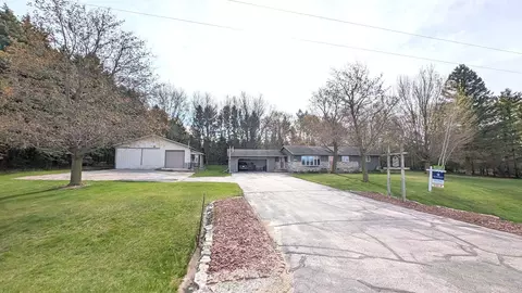 n1088 Plymouth Trail, New Holstein, WI 53061