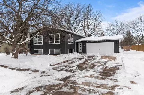 1055 Heritage Trl, Oshkosh, WI 54904