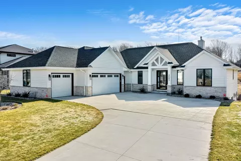 4667 Royal Vista Trl, De Pere, WI 54115