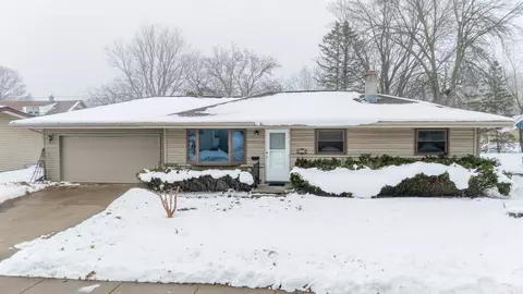 920 Armory Pl, Oshkosh, WI 54902